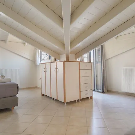 Apartament Ardavani 9 *